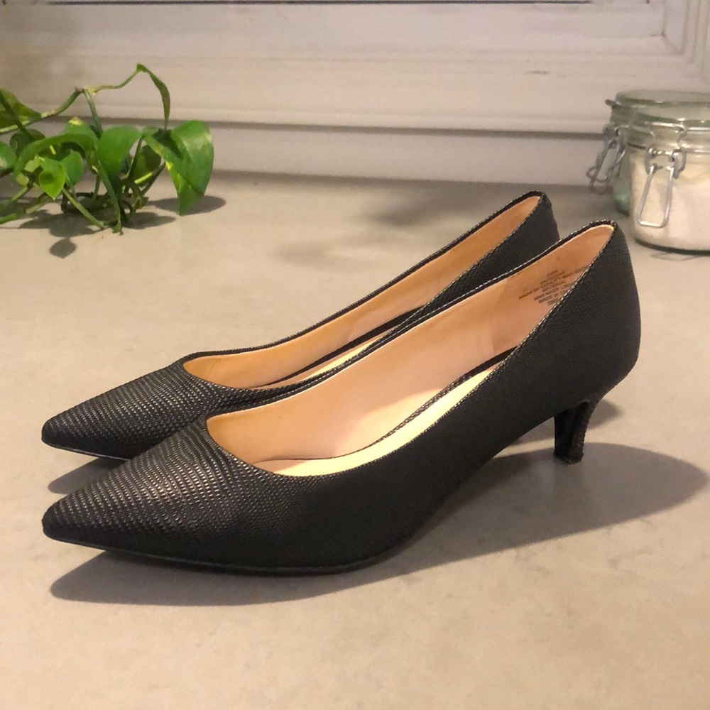 Nine West textured kitten heel